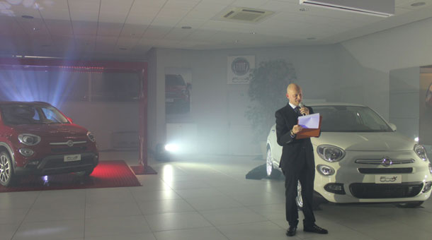 presentatore evento fiat 500 X